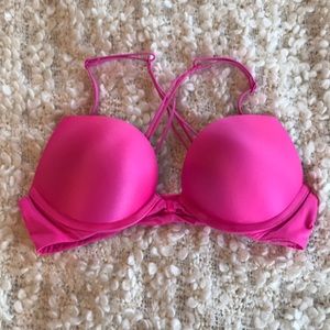 Victoria’s Secret bombshell bra